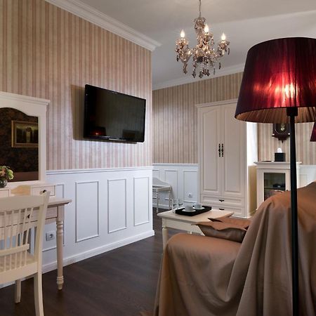 De Gaulle Boutique Hotel Charków Zewnętrze zdjęcie