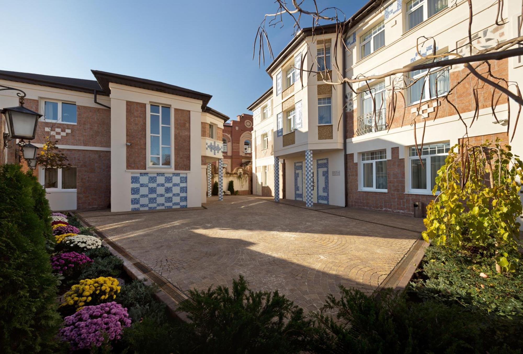 De Gaulle Boutique Hotel Charków Zewnętrze zdjęcie