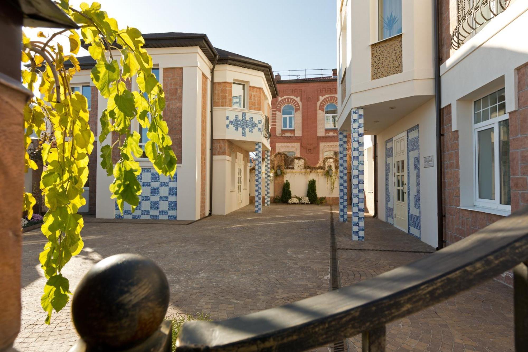 De Gaulle Boutique Hotel Charków Zewnętrze zdjęcie