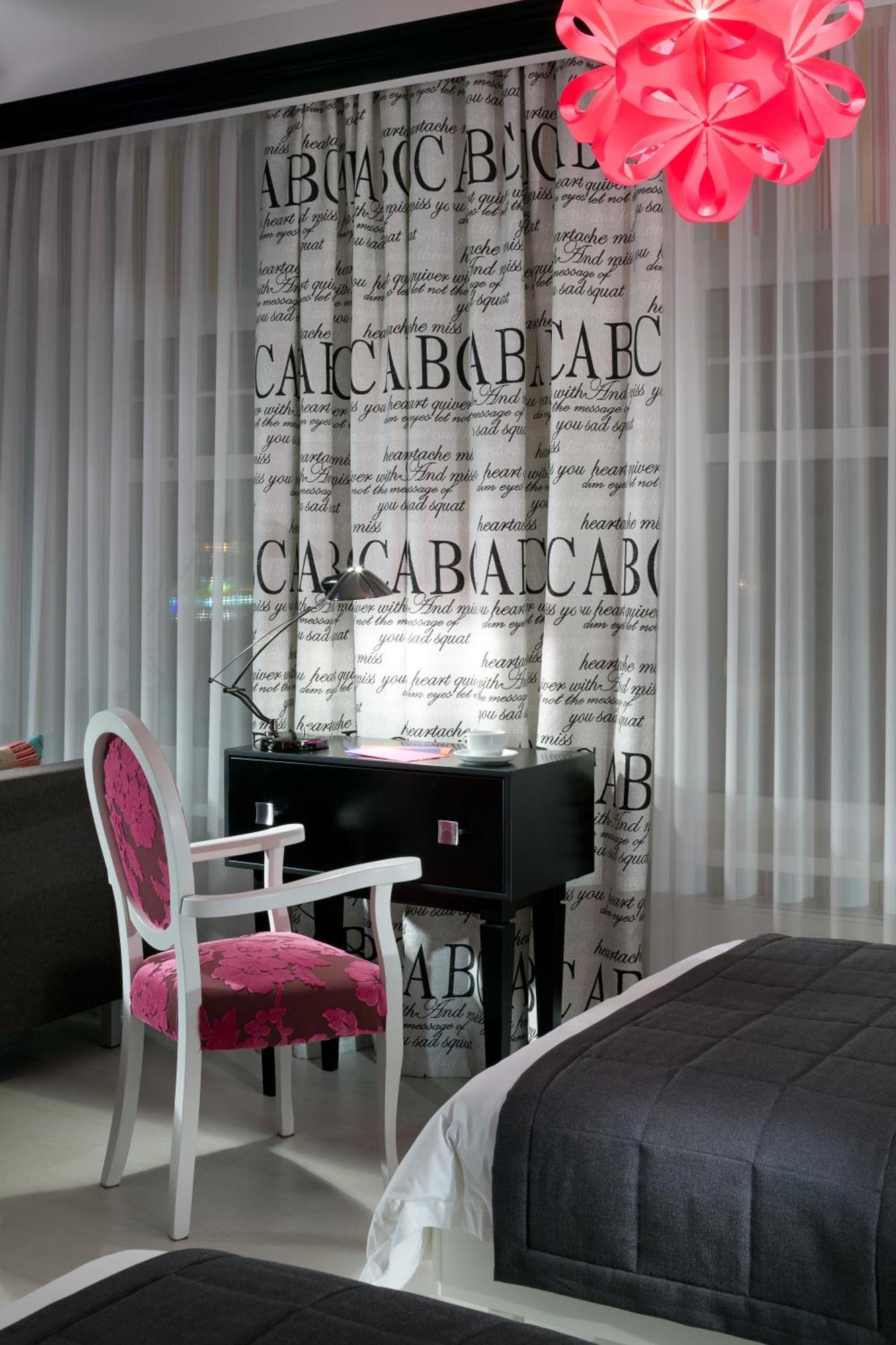 De Gaulle Boutique Hotel Charków Zewnętrze zdjęcie