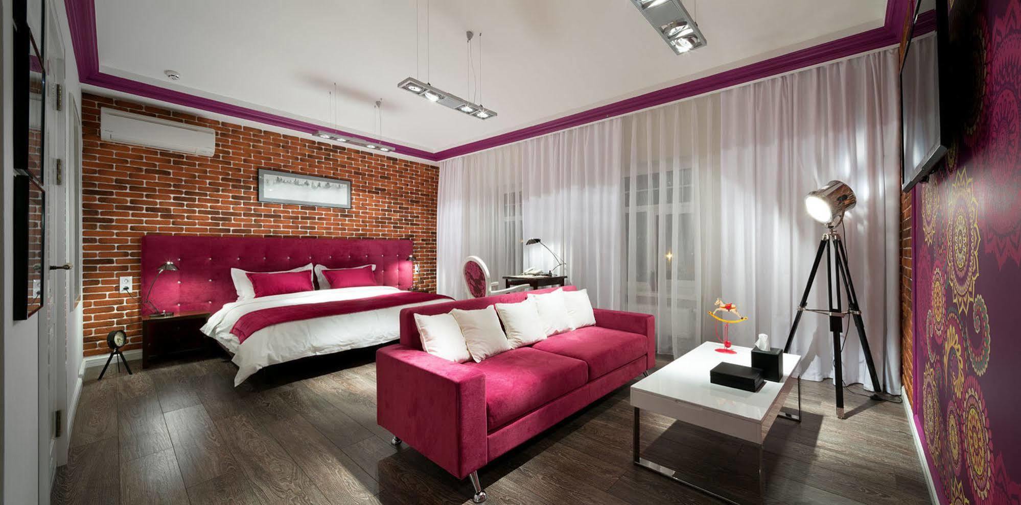 De Gaulle Boutique Hotel Charków Zewnętrze zdjęcie