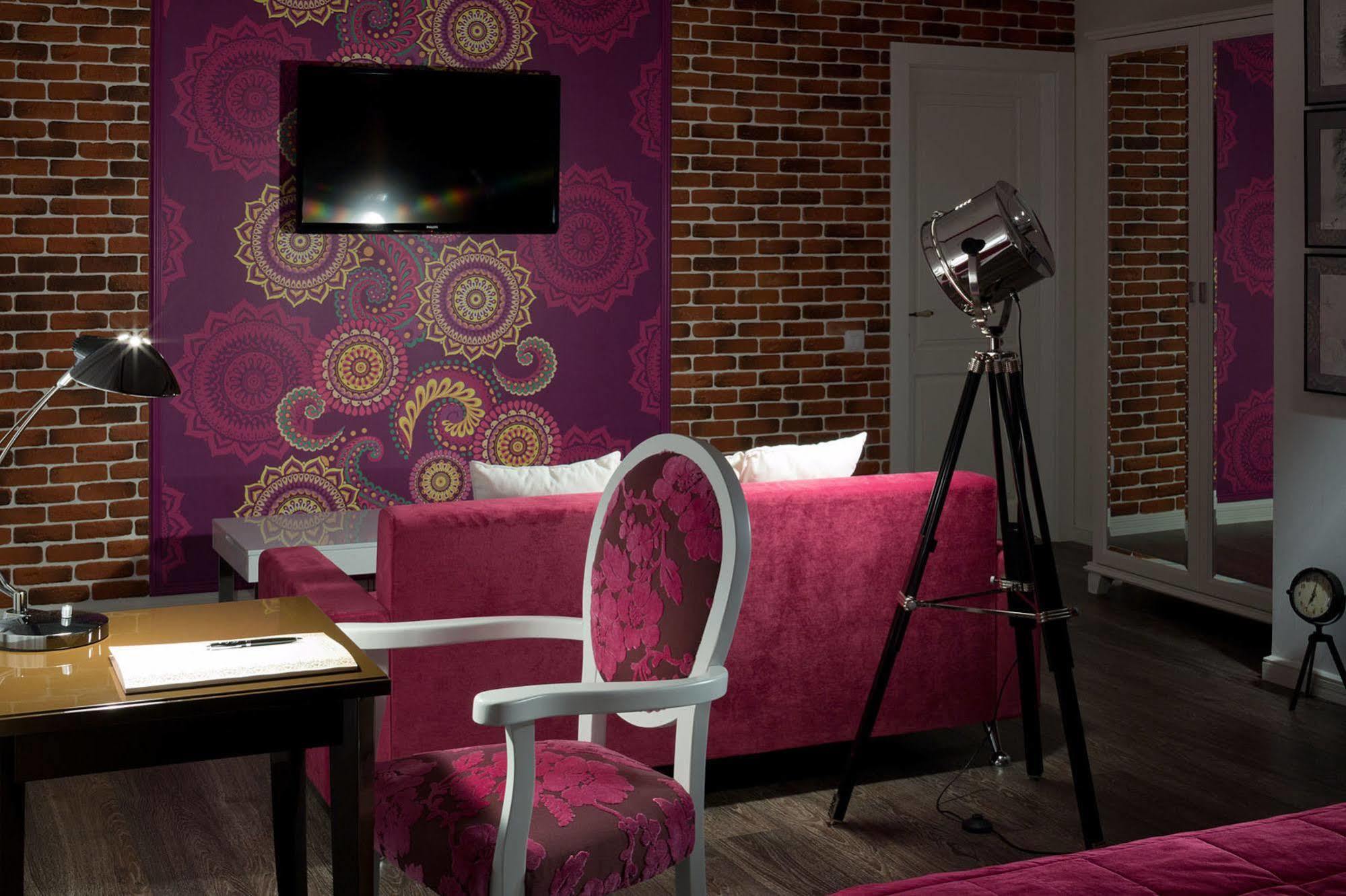 De Gaulle Boutique Hotel Charków Zewnętrze zdjęcie