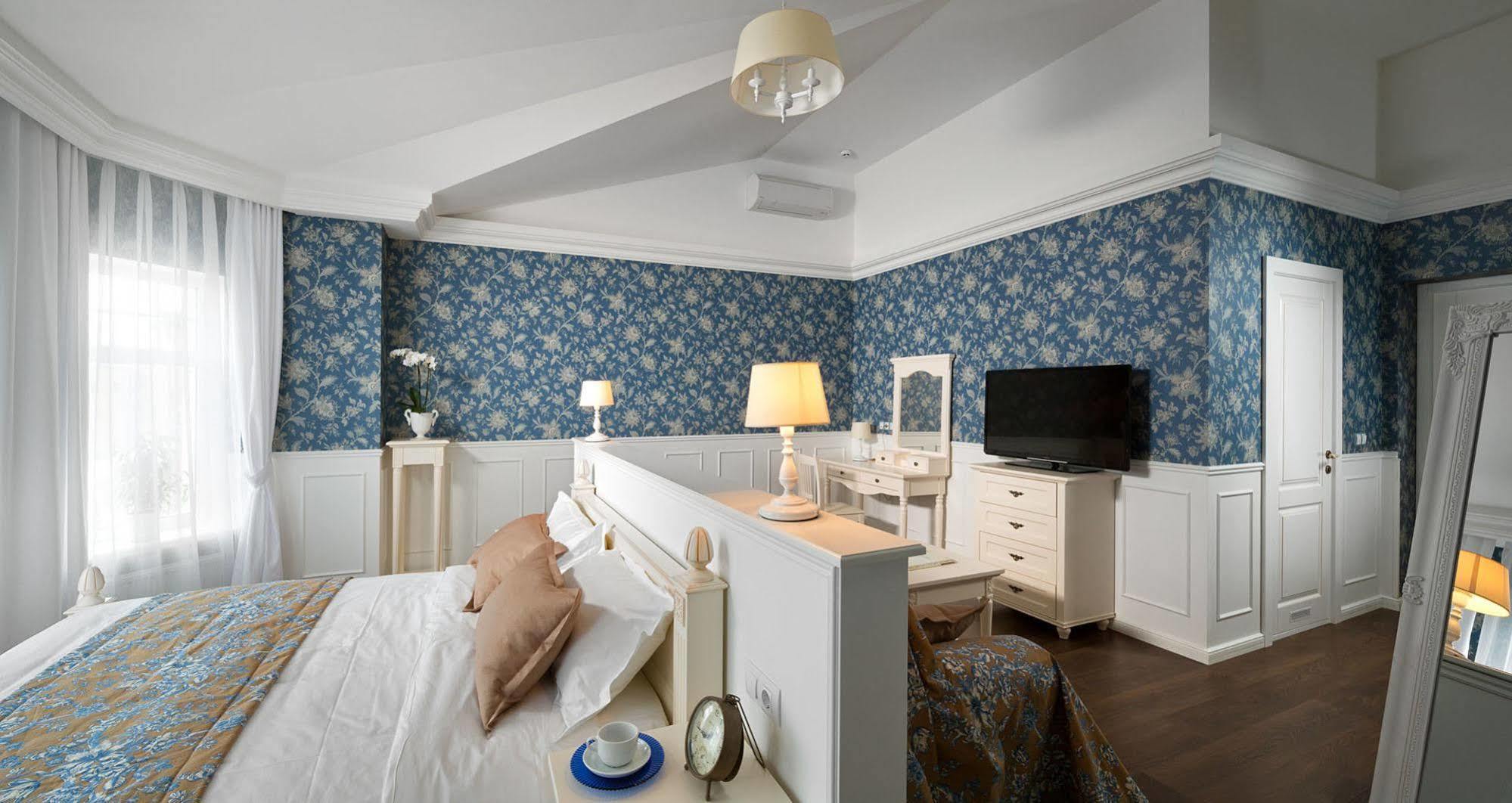 De Gaulle Boutique Hotel Charków Zewnętrze zdjęcie