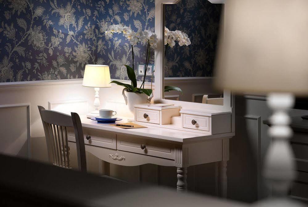 De Gaulle Boutique Hotel Charków Zewnętrze zdjęcie