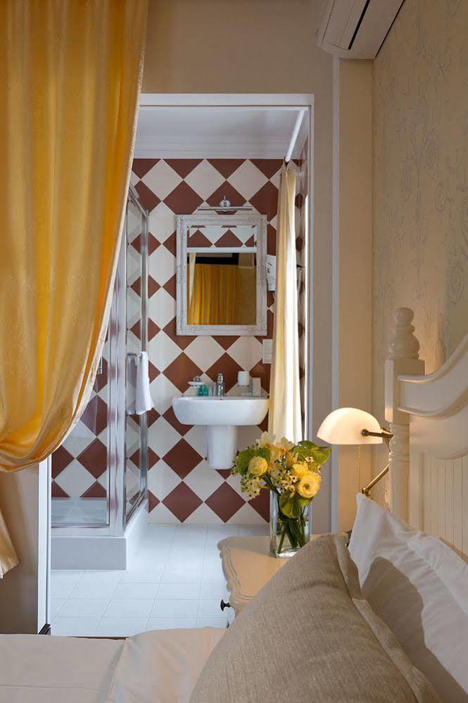 De Gaulle Boutique Hotel Charków Zewnętrze zdjęcie