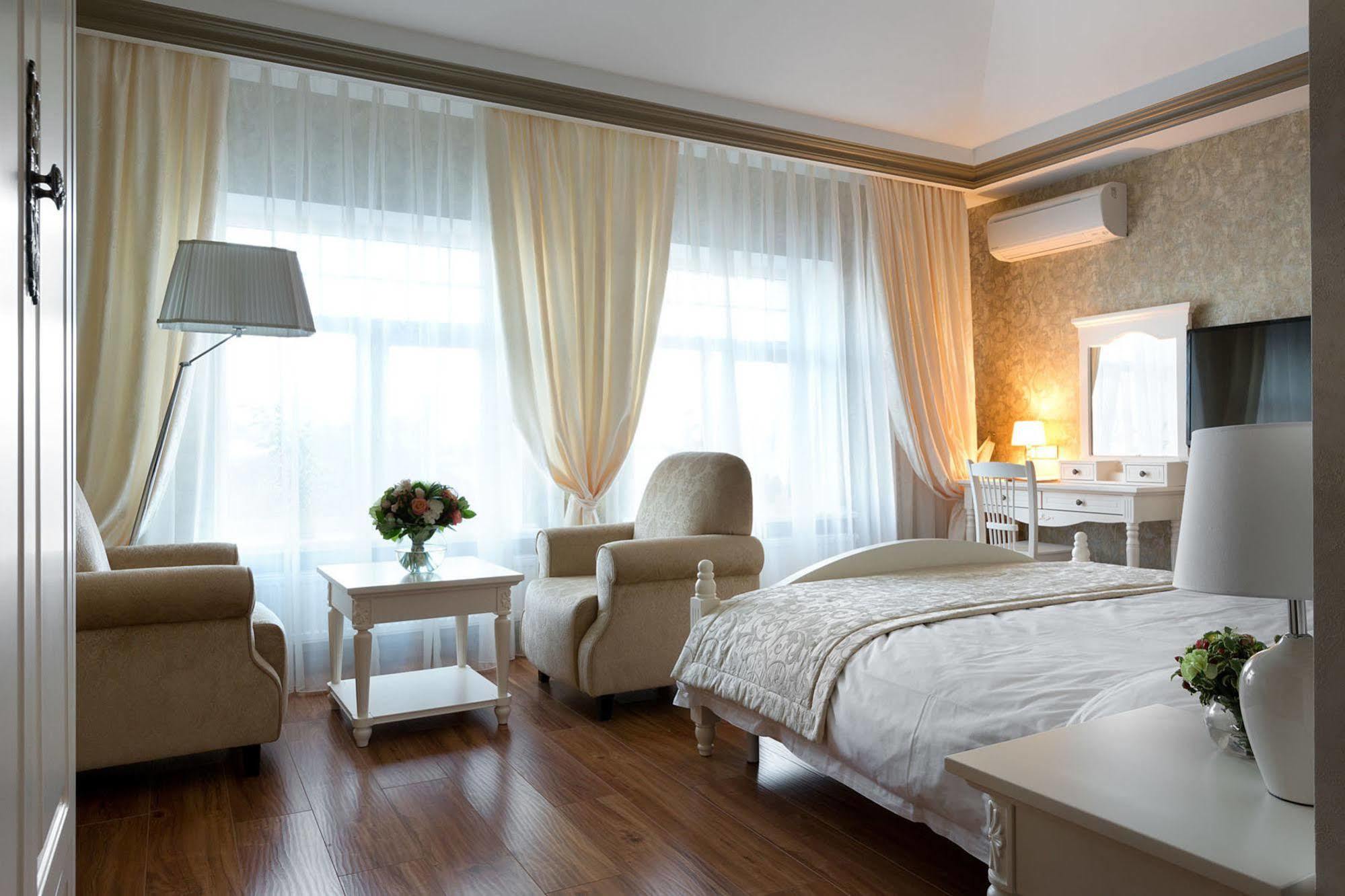 De Gaulle Boutique Hotel Charków Zewnętrze zdjęcie