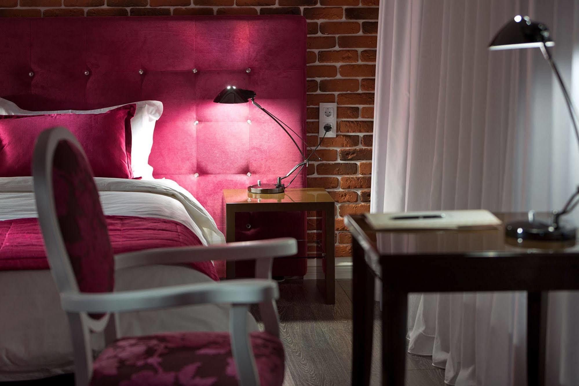 De Gaulle Boutique Hotel Charków Zewnętrze zdjęcie